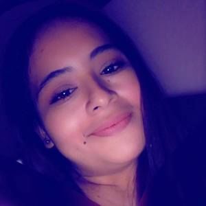 Meet your Posher, Raquel